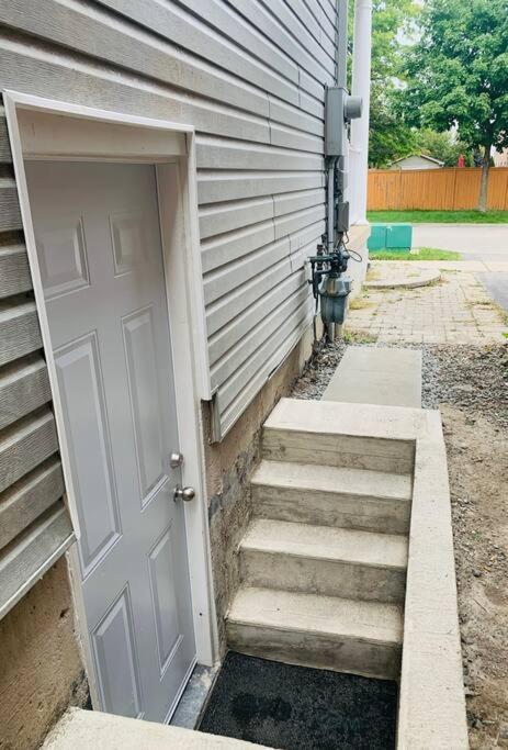 Finished 2 Bedroom Apartment In An Upscale Area Of Ajax Exterior foto