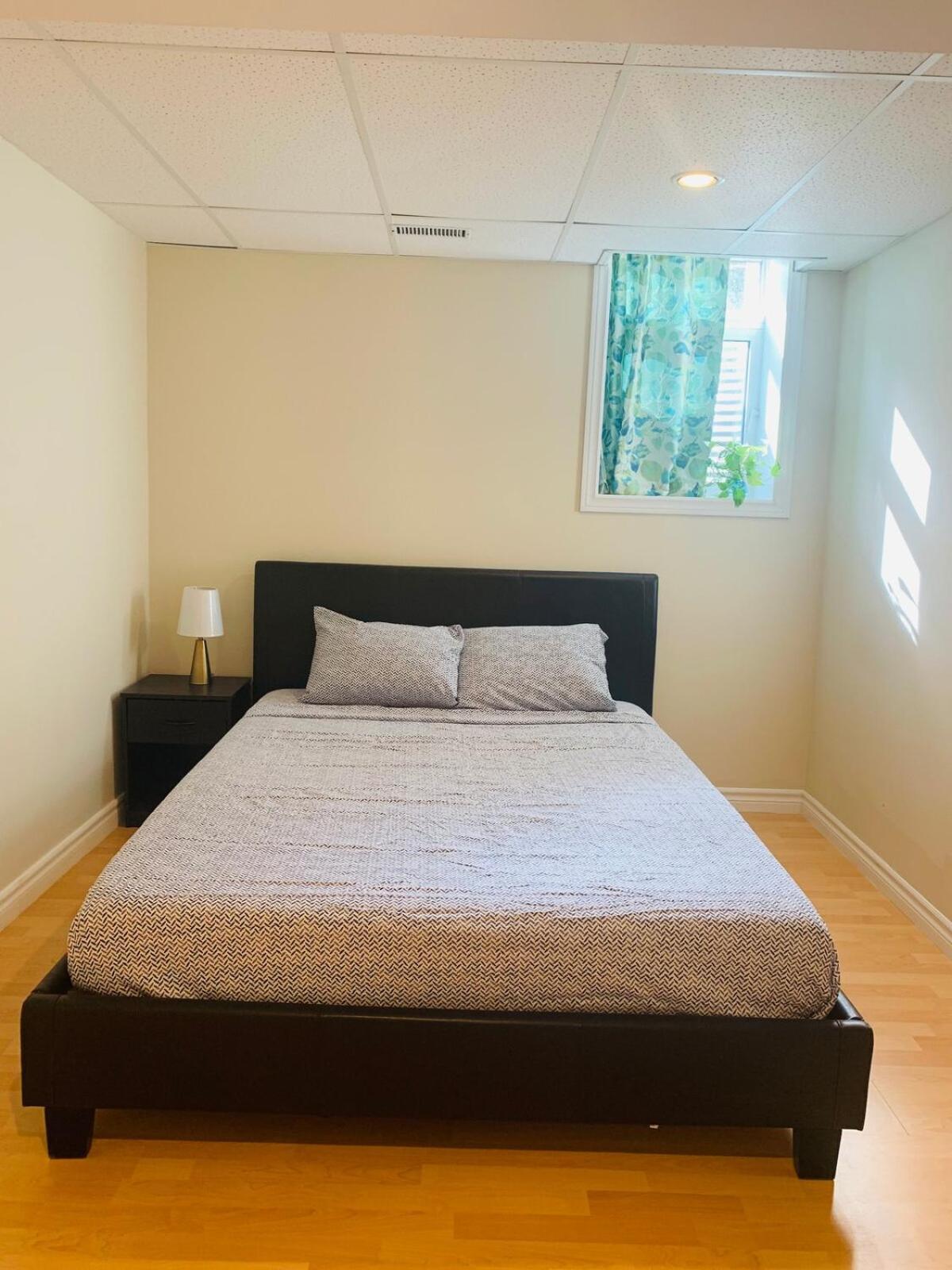 Finished 2 Bedroom Apartment In An Upscale Area Of Ajax Exterior foto